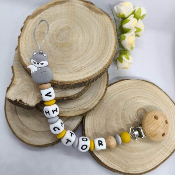 Attache-tetine-RENARD-personnalisees-attache-sucette-en-silicone-et-bois-accessoire-tetine-cadeau-naissance-creations-fait-mains-bebe-future-parent-Babybou-Crea