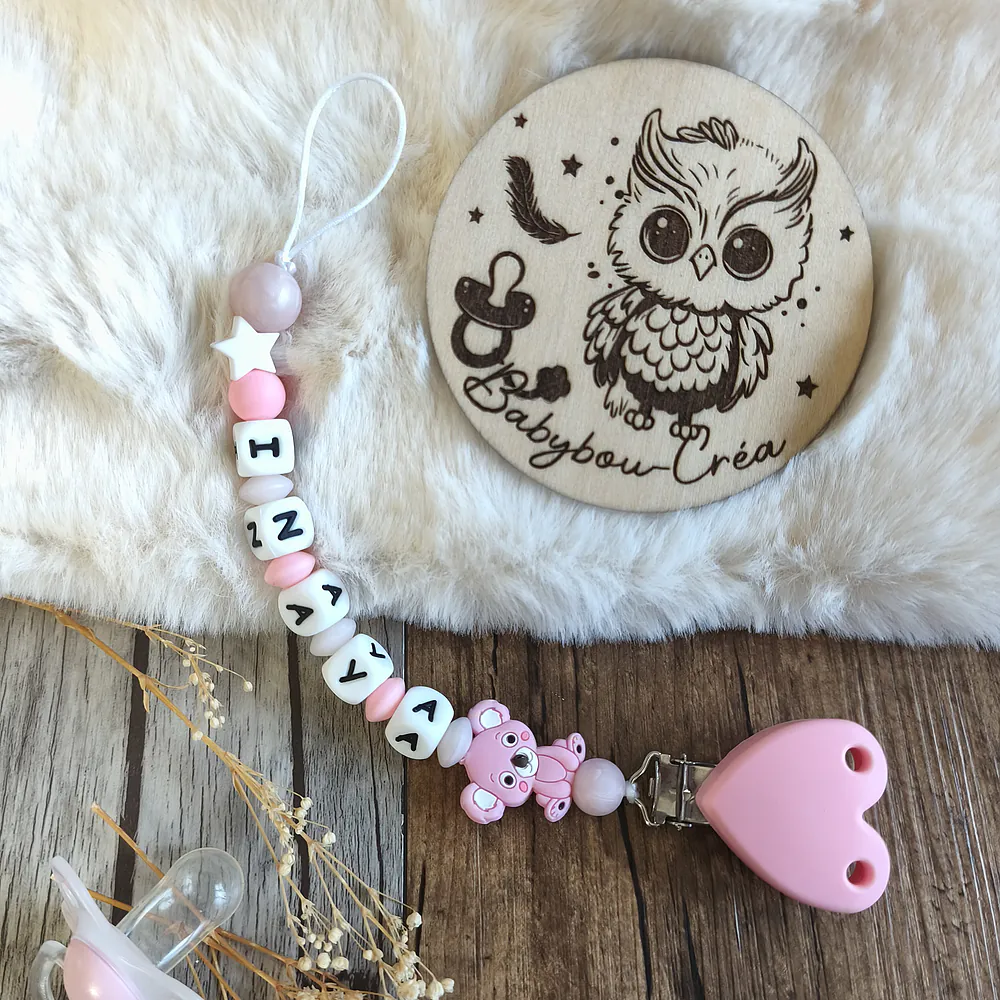 attache-tetine-koala- tons rose et nacré -cadeau-naissance-future-parent-tetine-bebe-Accessoire-personnalise-–creation-artisanale-unique-Babybou-Crea-