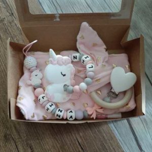 Babybou.Créa-accessoires personnalisée bebe famille-attache tétine-anneau dentition-porte.cles-fait main-artisanale-coffret licorne (1)