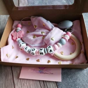 Babybou.crea - accessoires personnalises - bebe - attache tetine-anneau de dentition - attache doudou-porte.cles-fait main- coffret naissance fille papillon