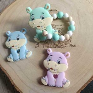 Babybou-créa - accessoires personnalisés- attache tétine- dentition bebe -porte cles- cadeau naissance- creation artisanale- anneau de dentition hippopotame