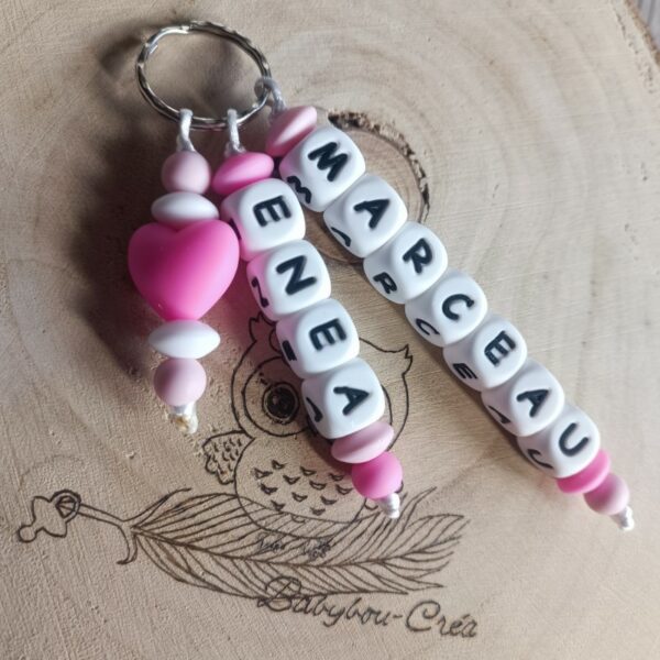 Babybou-créa-creations artisanale-accessoires personnalisés-cadeau original-porte-cles-porte-cles personnalisé prénom- porte-cles coeur rose