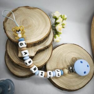 Attache-tetine-ours-personnalisees-attache-sucette-en-silicone-accessoire-tetine-cadeau-naissance-creations-fait-mains-bebe-future-parent-Babybou-Crea