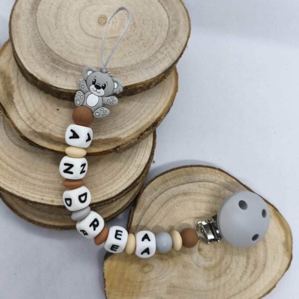 Attache-tetine-ours-personnalisees-attache-sucette-en-silicone-accessoire-tetine-cadeau-naissance-creations-fait-mains-bebe-future-parent-Babybou-Crea