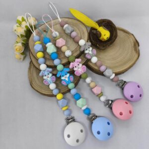 Attache-tetine-lapin-personnalisees-attache-sucette-avec-ou-sans-prenom-en-silicone-accessoire-tetine-cadeau-naissance-creations-fait-mains-bebe-future-parent-Babybou-Crea