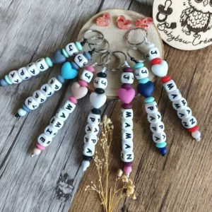 Porte-cle-coeur- J'aime - silicone-Accessoire-personnalise-–creation-artisanale-unique-idee-cadeau-Babybou-Crea
