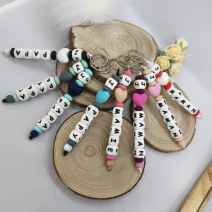 Porte-cles-personnalise-jaime-prenoms-tout-silicone-cadeau-artisanal-trousseau-clef-assecoires-sac-creation-unique-Babybou-Crea-1.