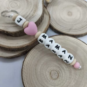 Porte-cles-personnalise-jaime- rose - beige-prenom-tout-silicone-cadeau-artisanal-trousseau-clef-assecoires-sac-creation-unique-Babybou-Crea-