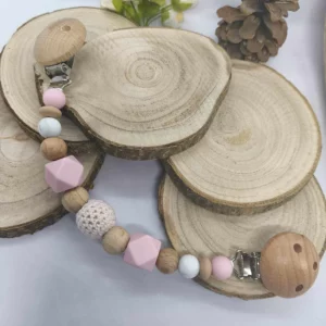 attache-doudou-silicone-bois- rose clair et beige-accroche-doudou-tendre-naturel-sans-prenom-accessoires-bebe-creation-personnalises-artisanal-cadeau-naissance-babybou-crea-