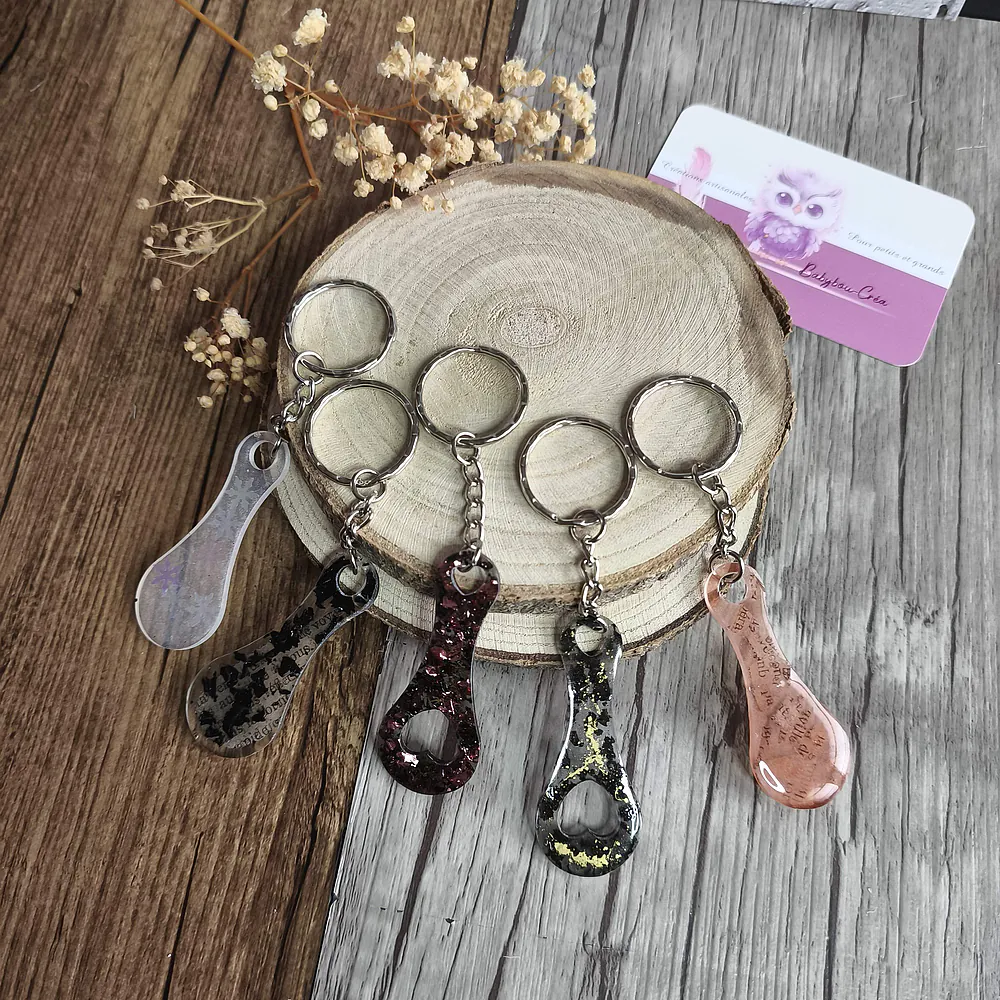 jeton-caddie-resine-epoxy-porte-cles-artisanal-fait-main-accessoire-pratique-artisanale-idee-cadeau-originale-babybou-crea-17