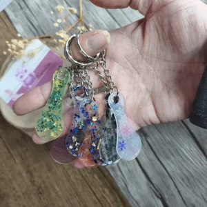 jeton-caddie-resine-epoxy-porte-cles-artisanal-fait-main-accessoire-pratique-artisanale-idee-cadeau-originale-babybou-crea-4