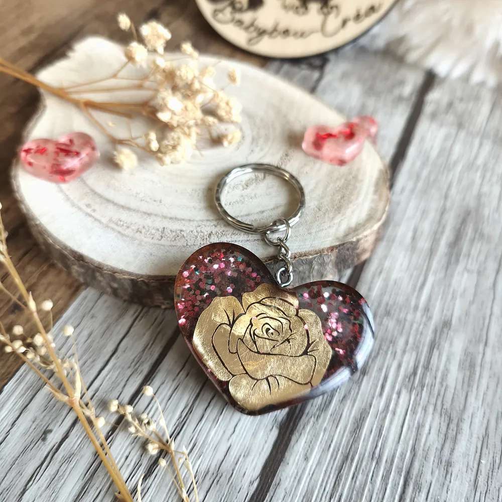 Porte-clé coeur rouge pailletées - amour fleur -Accessoire-personnalise-Saint-Valentin-en-resine-epoxy-creation-artisanale-unique-Babybou-Crea