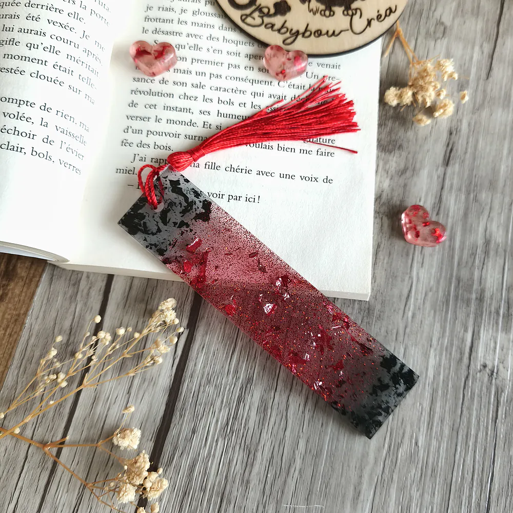 Le marque-page Nuit d’Amours – Édition spéciale Saint-Valentin rouge et noir