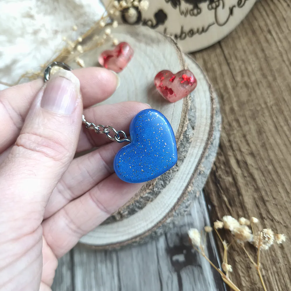 Porte-cle petit coeur bleu de l'océan - accessoire clé - idée cadeau -resine-epoxy-Accessoire-personnalise-–creation-artisanale-unique-idee-cadeau-Babybou
